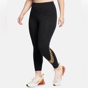 Nike Women’s Animal Print Logo Leggings - NWT